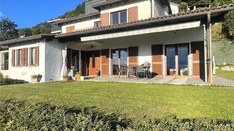 Morbio Superiore: 10.5 room villa with garden