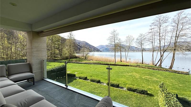 Muzzano: 4.5 Wohnung am See