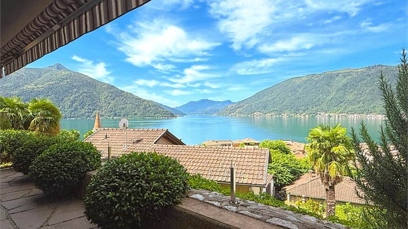Bissone: appartamento 4.5 loc. vista lago e giardino 