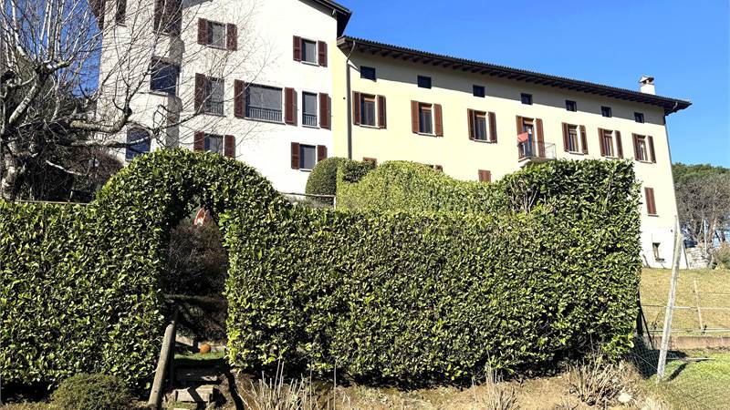 Montagnola: casa di charme con giardino