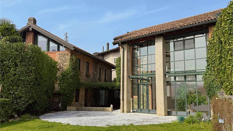 Muzzano: splendida villa di charme 6.5 locali con vista lago e ampio giardino