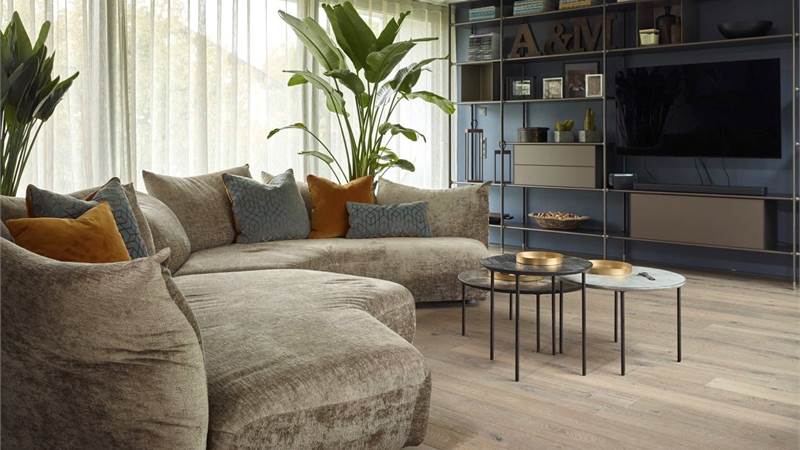 Gentilino: luminoso ed esclusivo attico 4.5 locali, 180 mq. con splendida vista lago